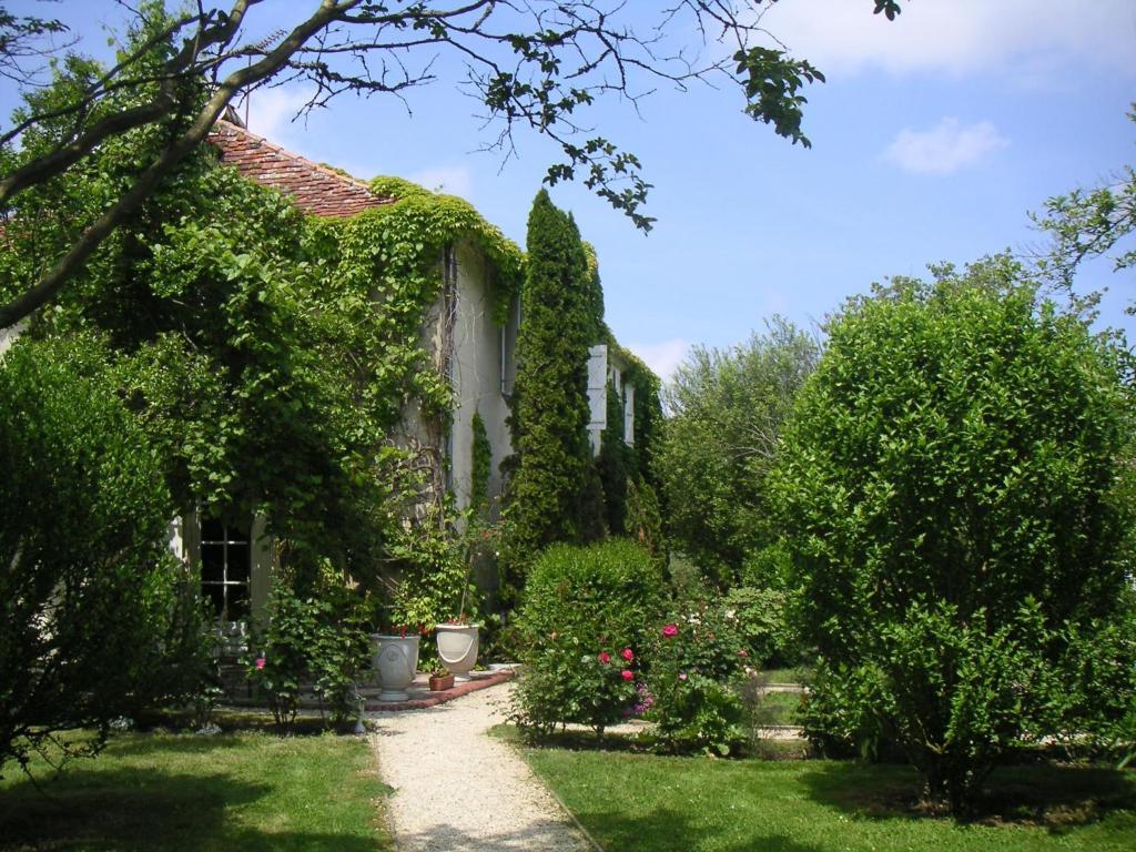 Bed and Breakfast Domaine De Bassibe à Ségos Extérieur photo